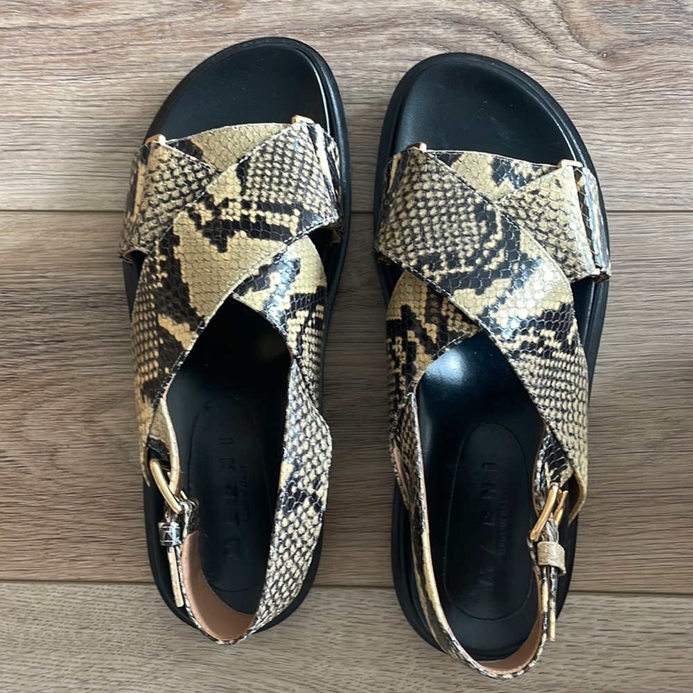 Marni Fussbet snakeskin print sandals